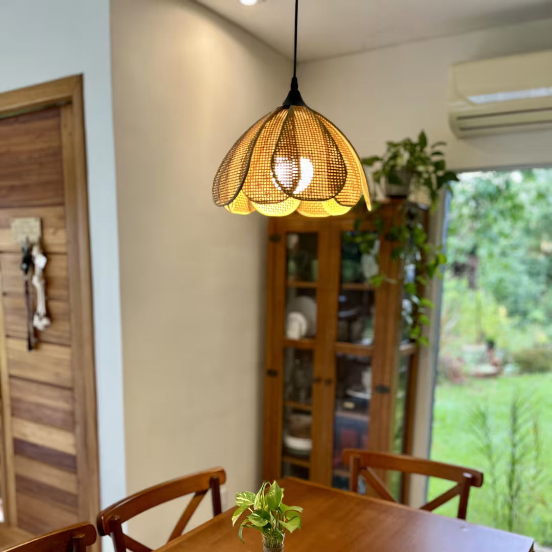 Lustre moderne en rotin naturel
