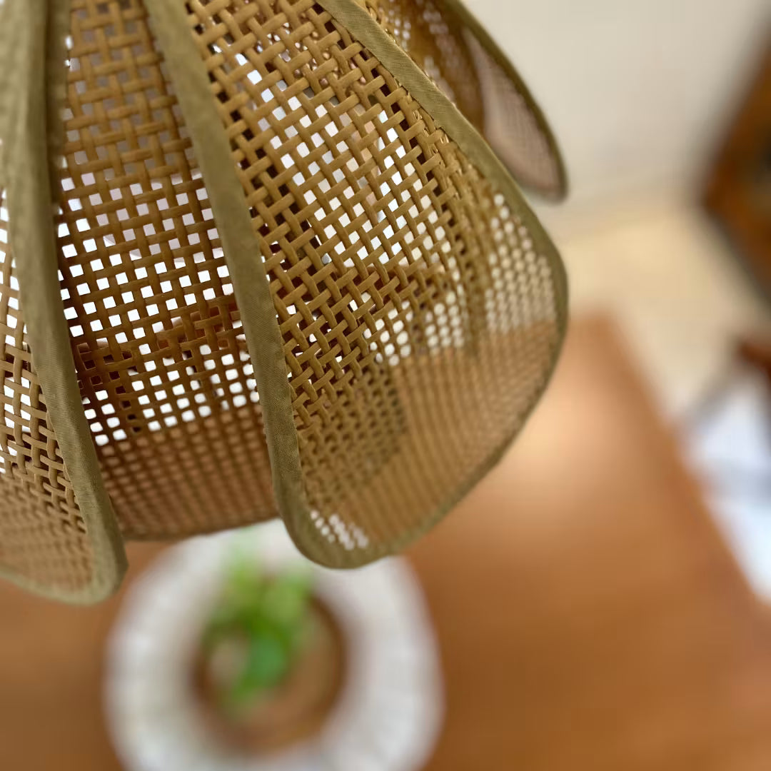 Lustre moderne en rotin naturel