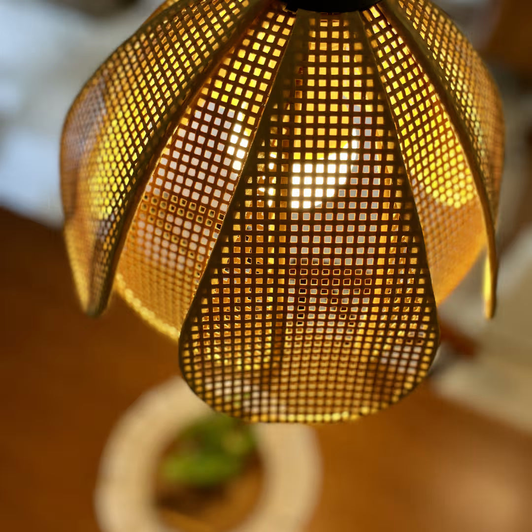 Lustre moderne en rotin naturel