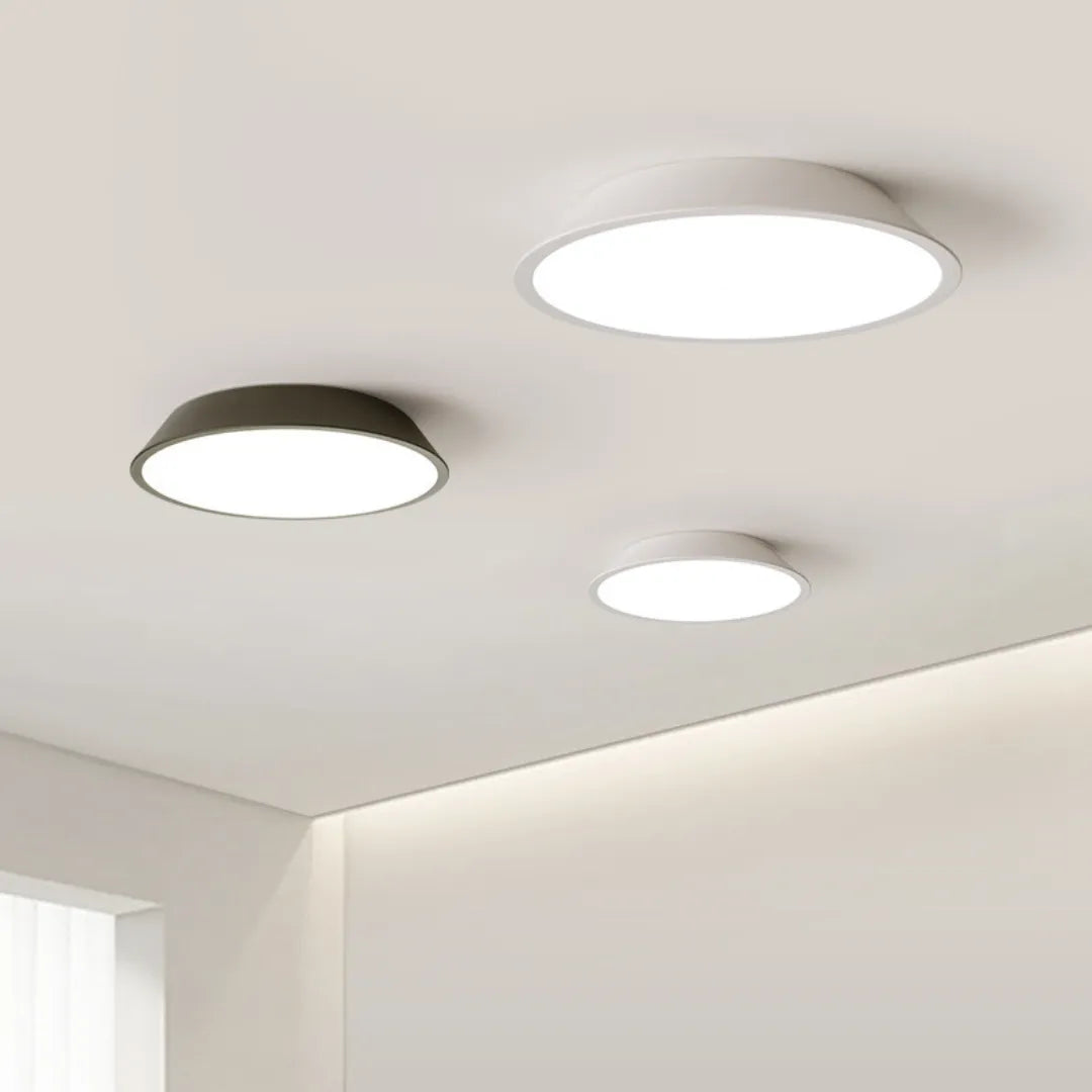 Plafonnier LED au design minimaliste épuré