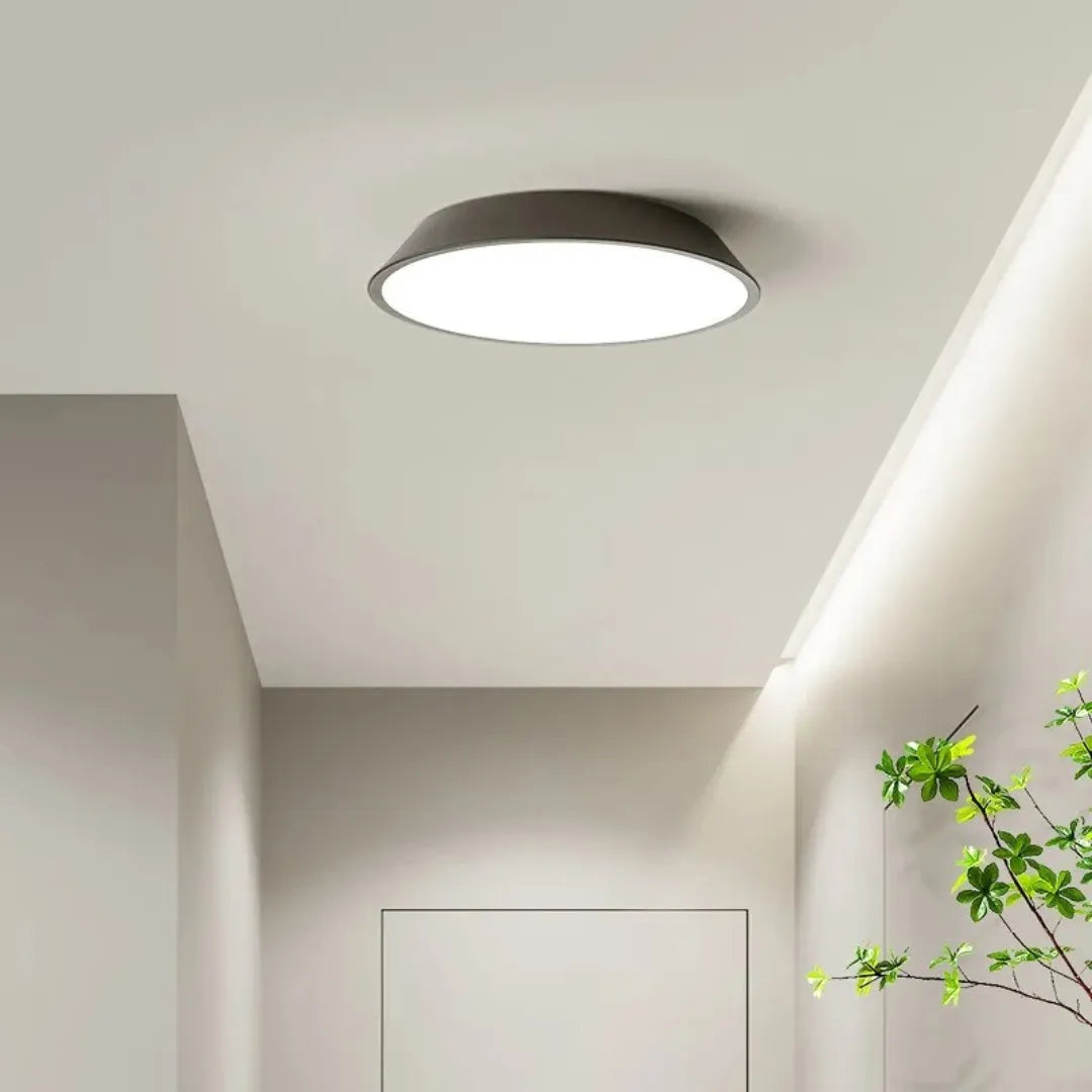 Plafonnier LED au design minimaliste épuré